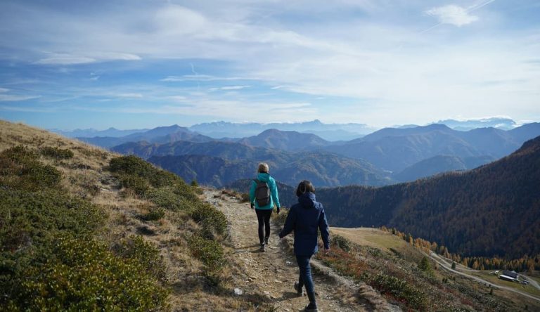 Frühlingswandern in Reit im Winkl Frühlingswandern in Reit im Winkl Wanderwege in Reit im Winkl im April – Start der Wandersaison direkt am Haus am Wiesbach.